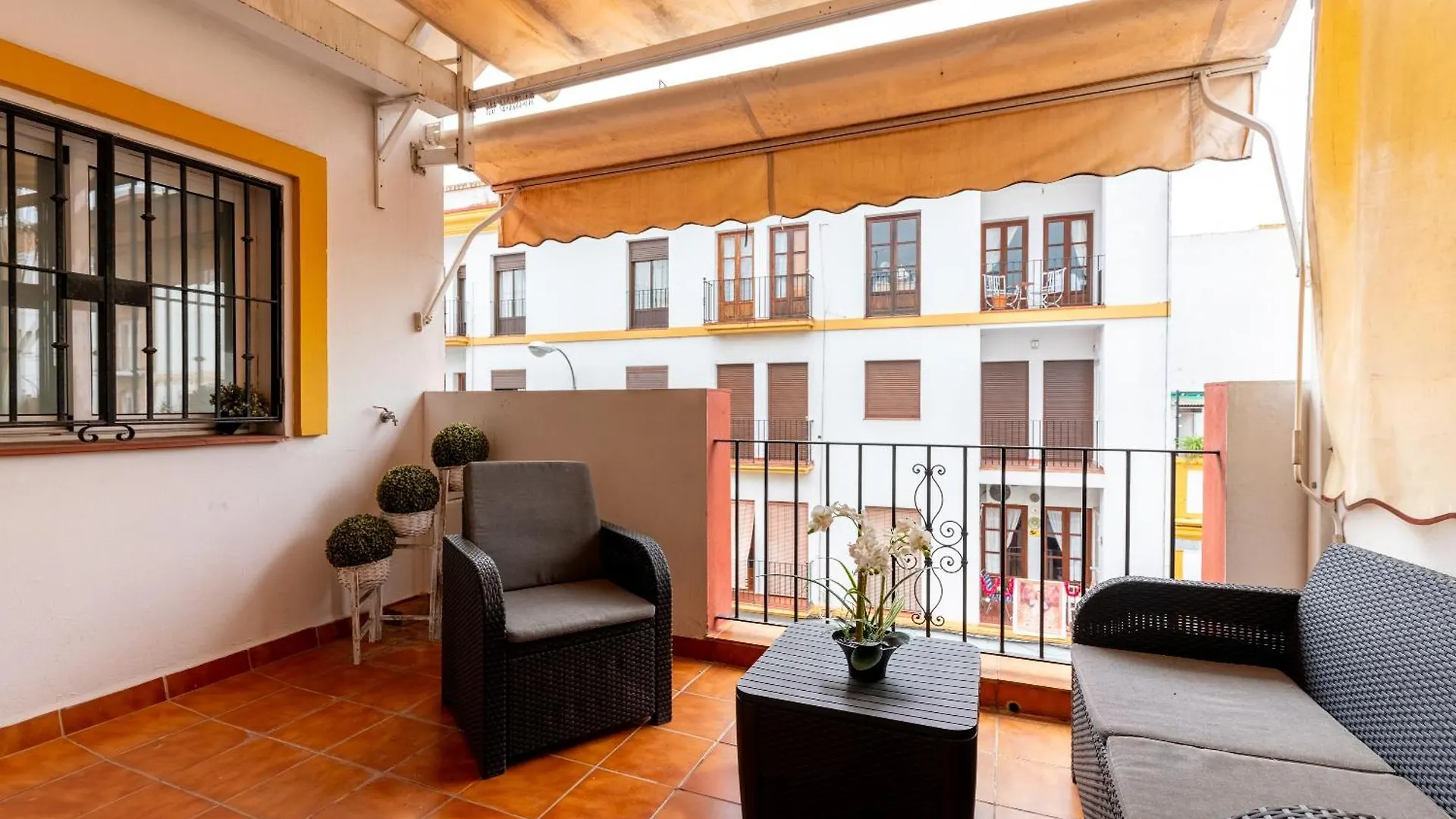 Aoa Casa Triana Familiar Con Terraza Apartment Seville Spain