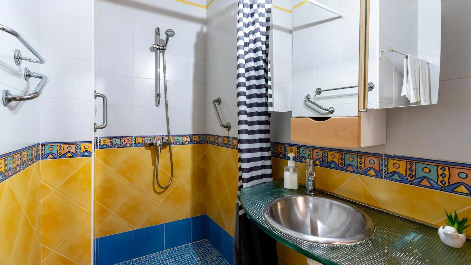 Aoa Casa Triana Familiar Con Terraza Apartment Seville